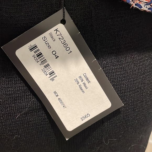 St. John knit blazer and skirt wool elegant - Picture 10 of 11